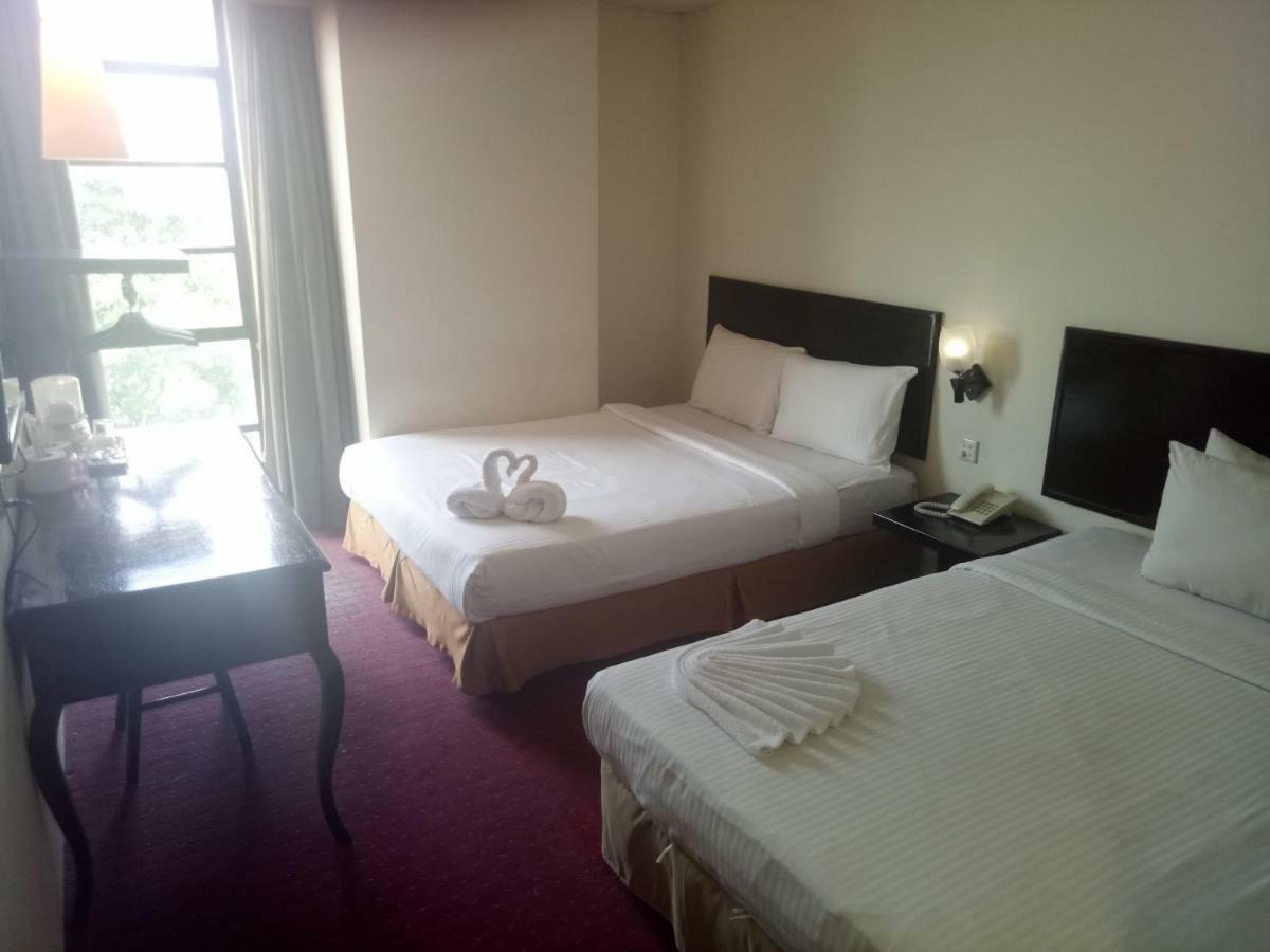 Hotel Sri Sutra Sunway Mentari Petaling Jaya Exterior photo